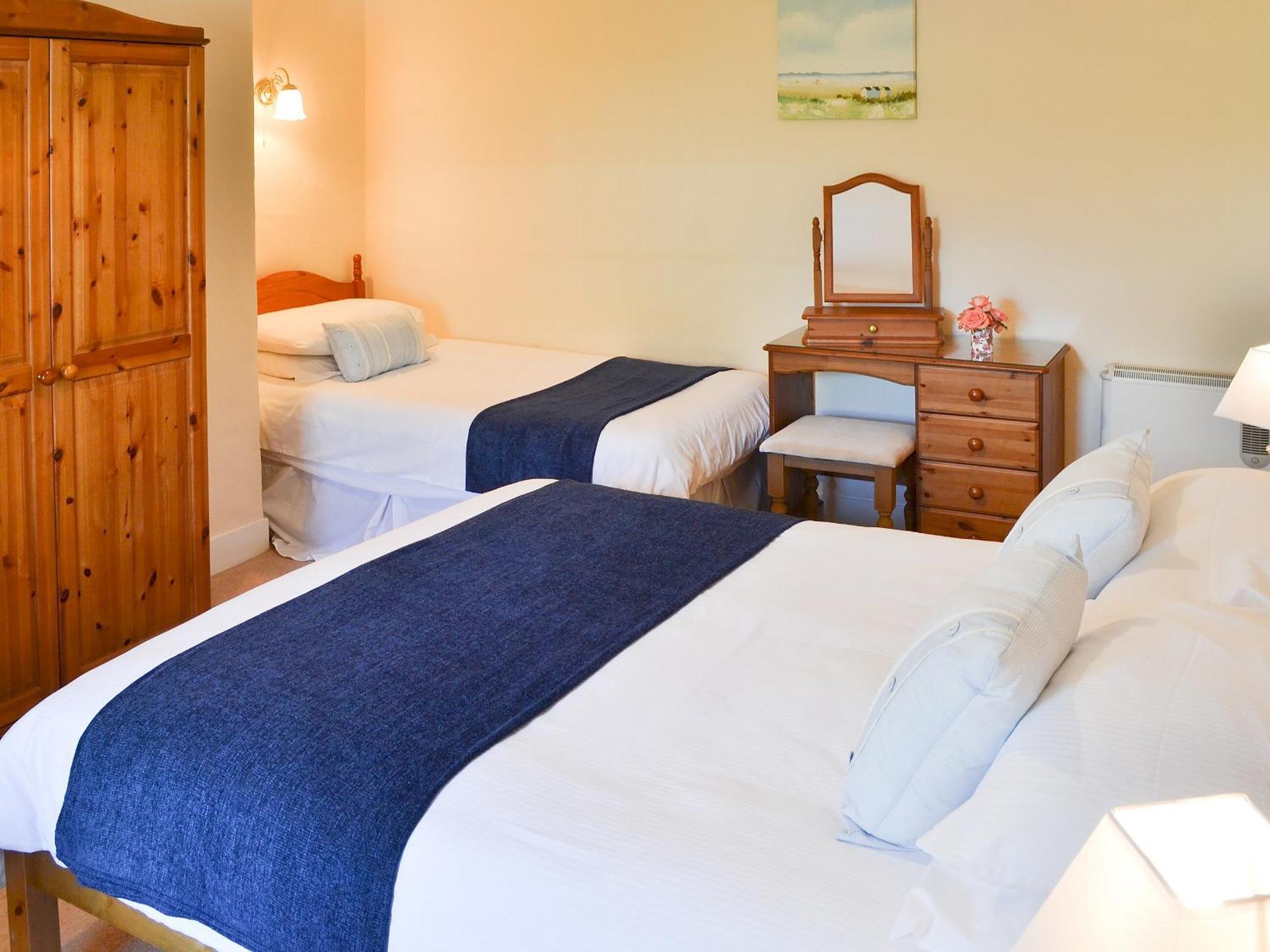 Meadow Cottage - 26912 Saint Issey 外观 照片